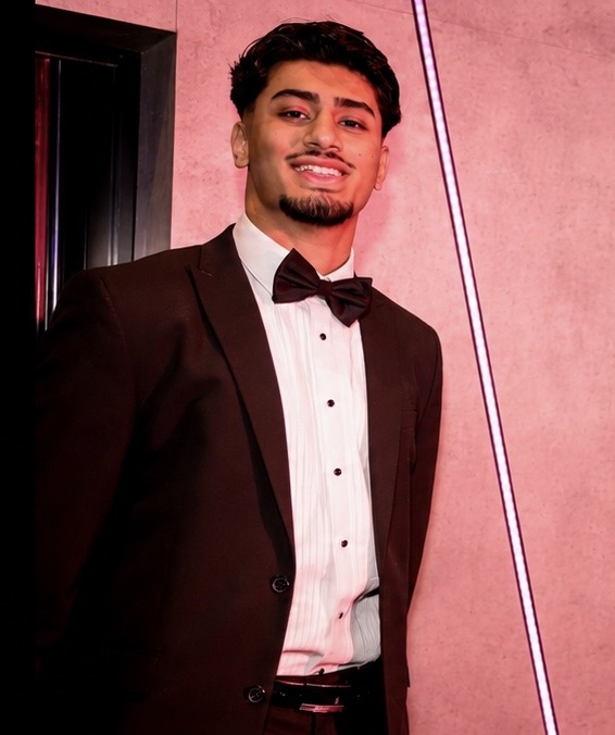 Lakshya Kaushik, Tutor